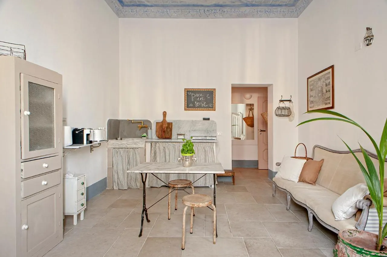 Apartment Ferienwohnung Piece En Rose Livorno