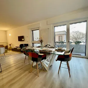 https://san-martino-lake-view-apartment.it-lombardy.com